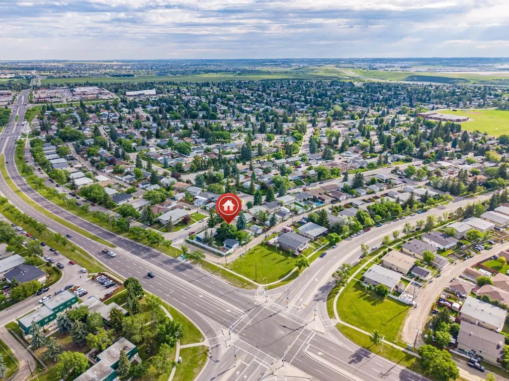 7511 Huntridge Crescent NE Calgary AB T2K 4C8