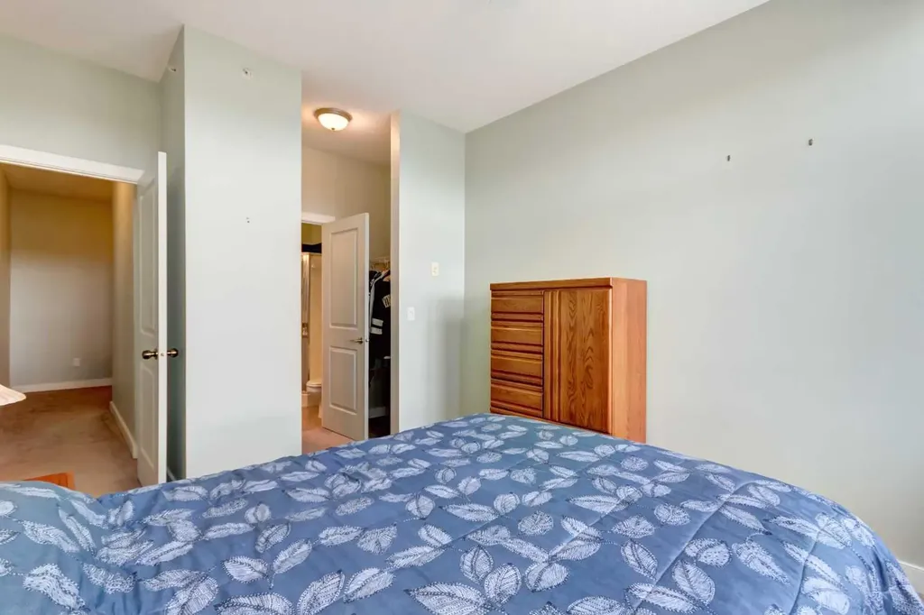 11811 Lake Fraser Drive SE Calgary AB T2J 7J4