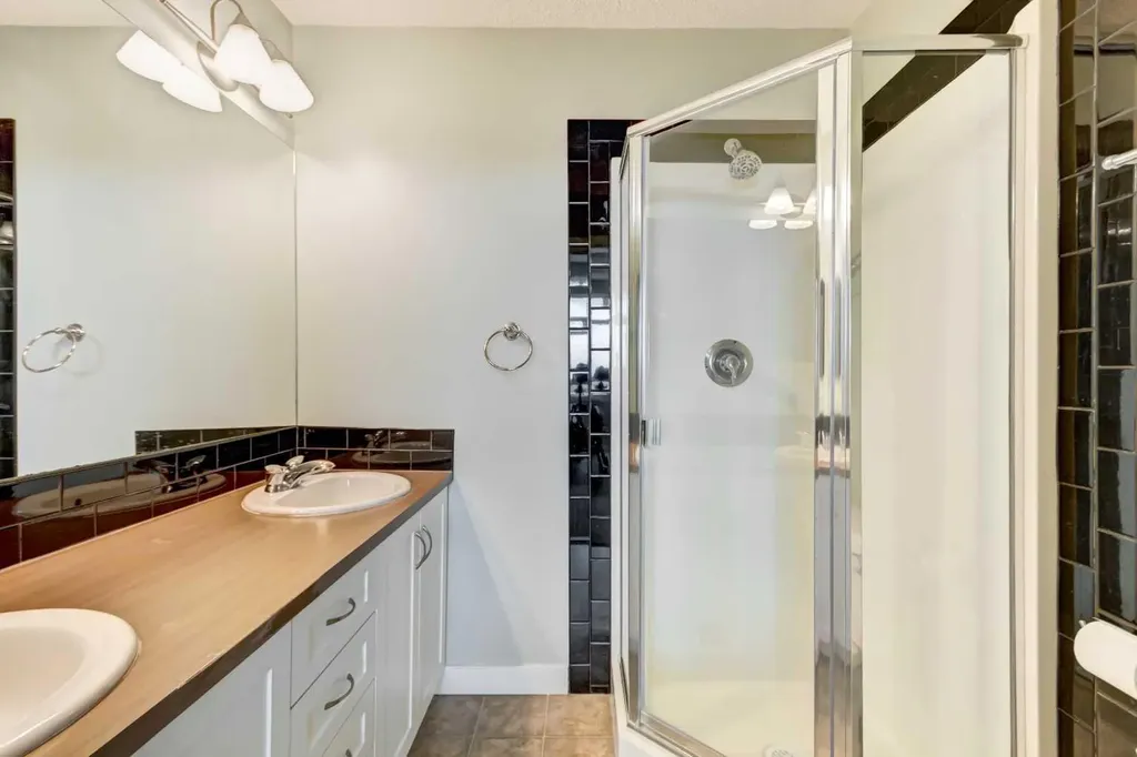 11811 Lake Fraser Drive SE Calgary AB T2J 7J4