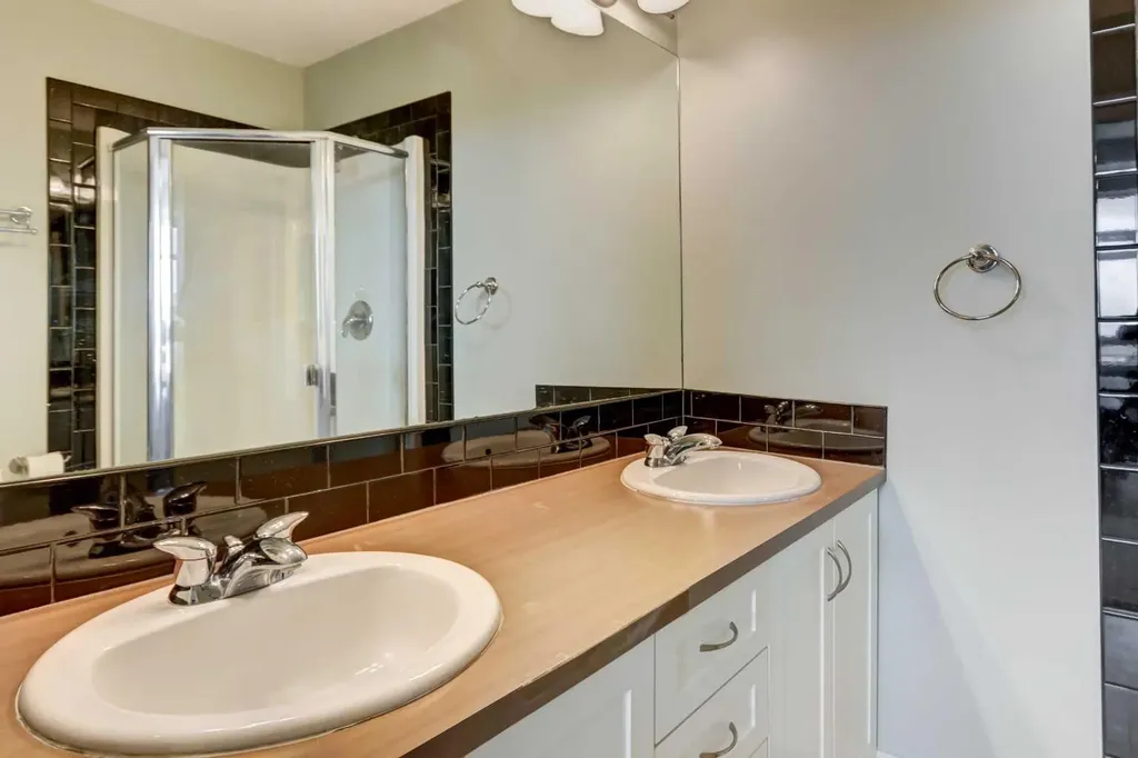 11811 Lake Fraser Drive SE Calgary AB T2J 7J4