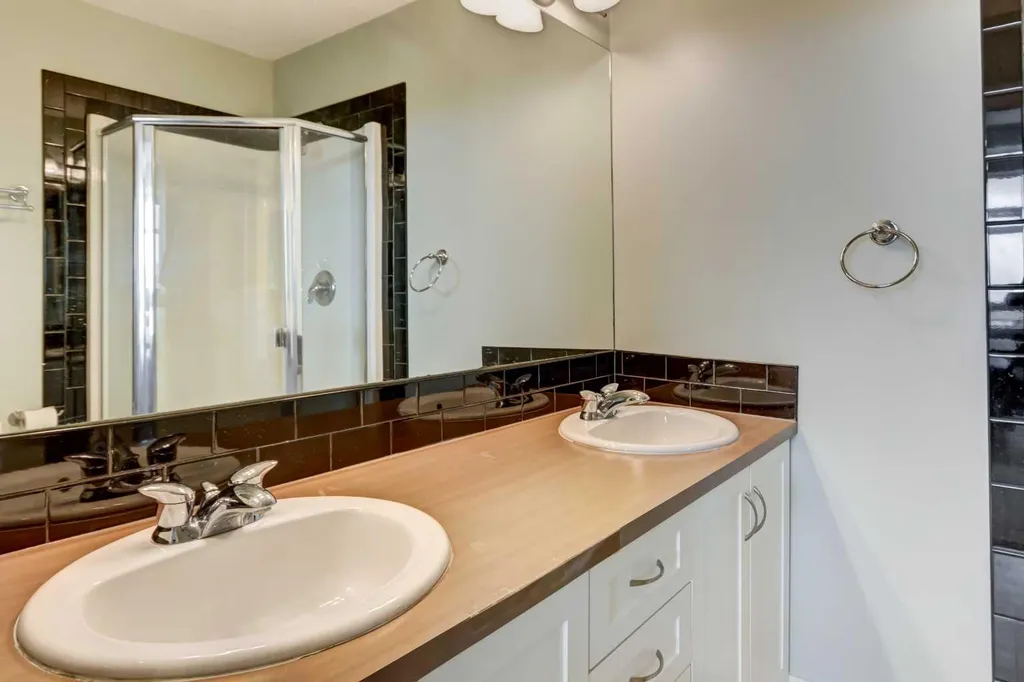 11811 Lake Fraser Drive SE Calgary AB T2J 7J4
