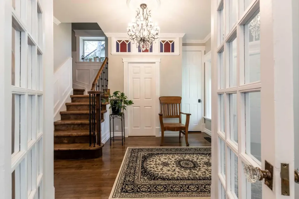 127 1 Street SW Medicine Hat AB T1A3Z1