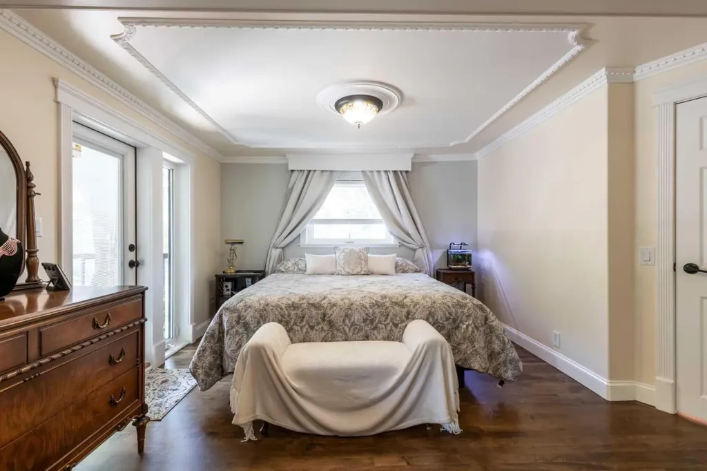 127 1 Street SW Medicine Hat AB T1A3Z1