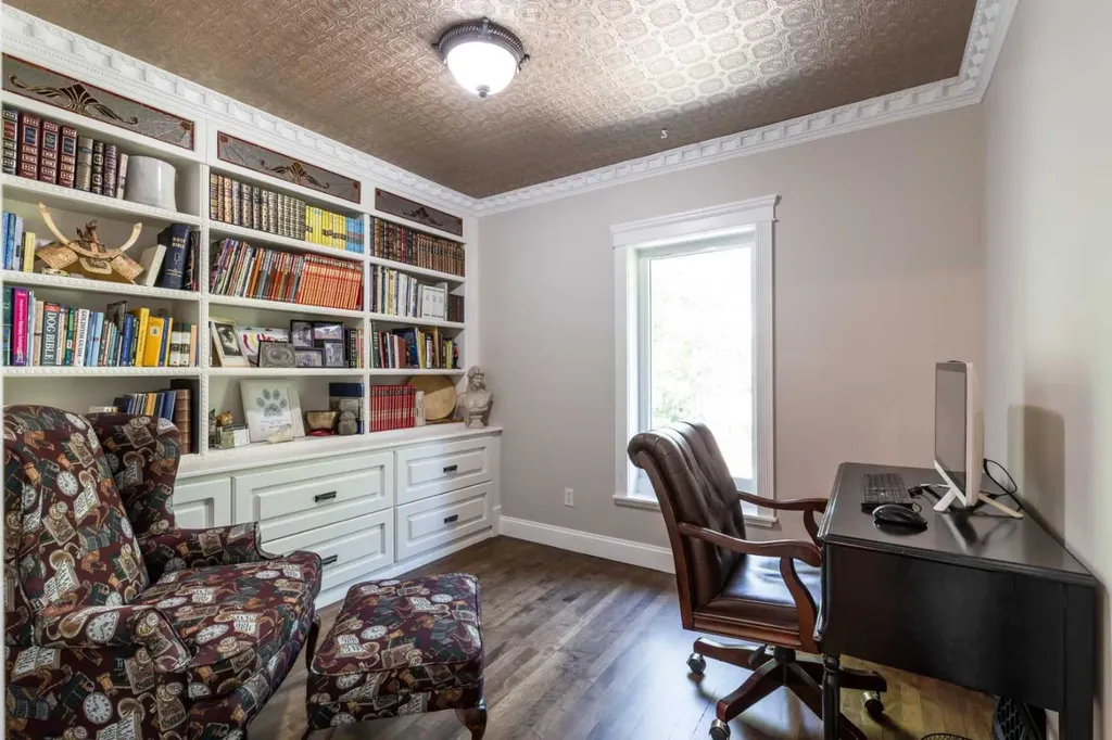 127 1 Street SW Medicine Hat AB T1A3Z1