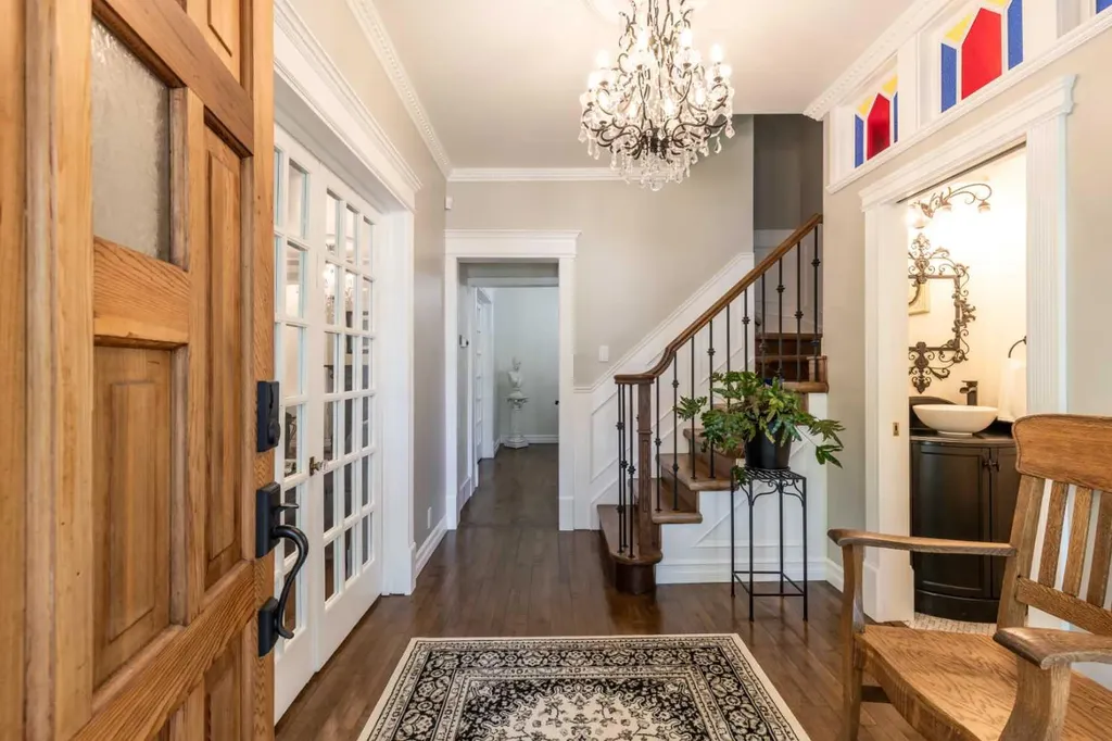 127 1 Street SW Medicine Hat AB T1A3Z1