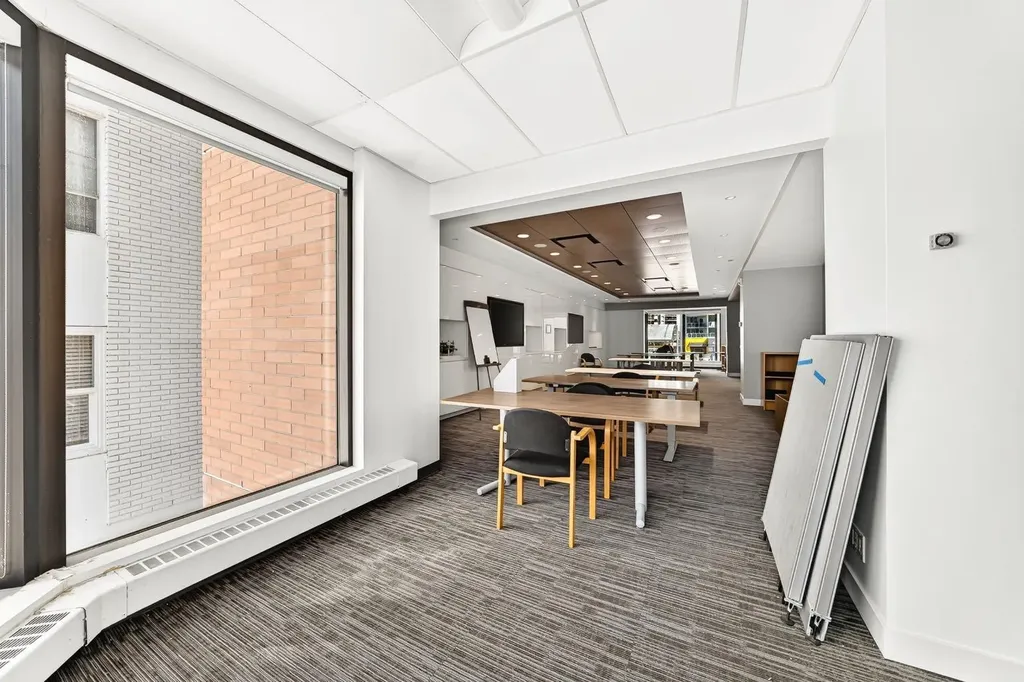 1100 8 Avenue SW Calgary AB T2P 3T8