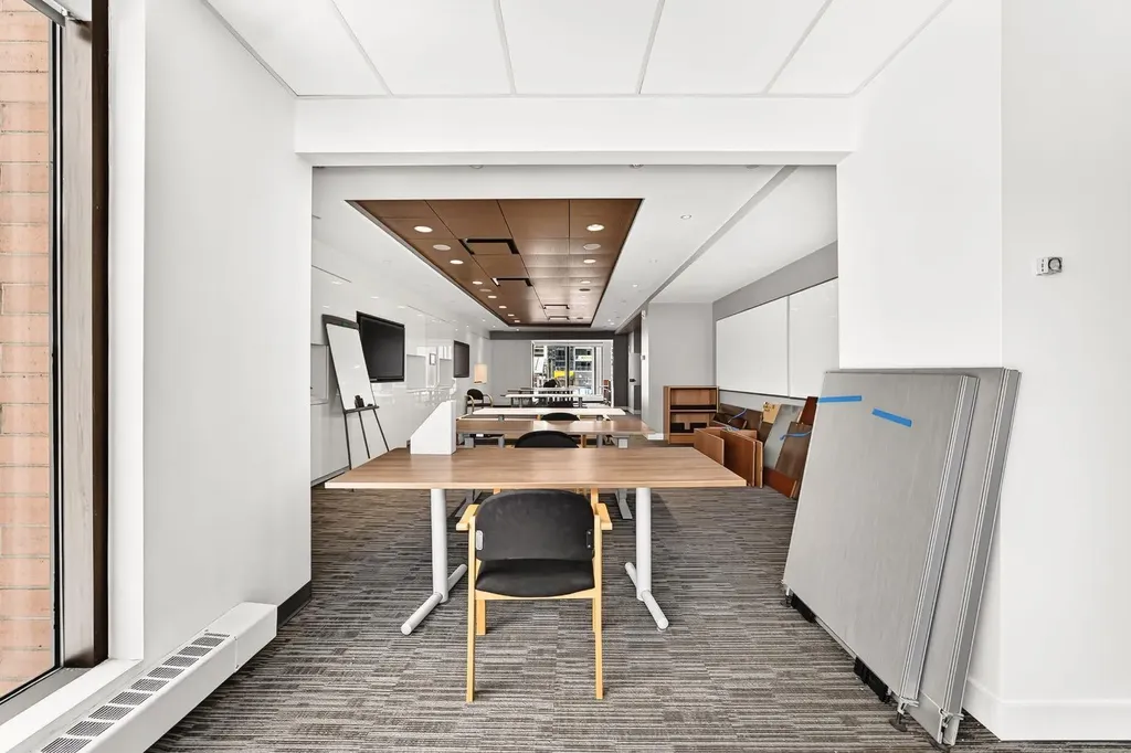 1100 8 Avenue SW Calgary AB T2P 3T8