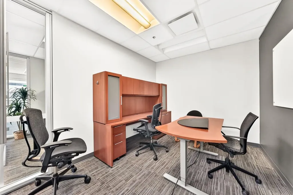 1100 8 Avenue SW Calgary AB T2P 3T8