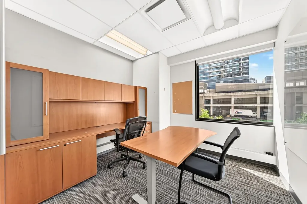 1100 8 Avenue SW Calgary AB T2P 3T8