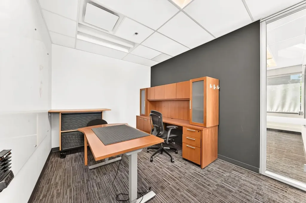 1100 8 Avenue SW Calgary AB T2P 3T8