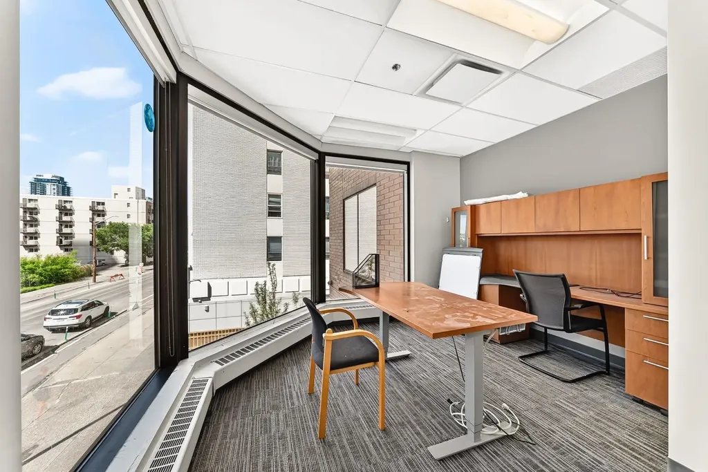1100 8 Avenue SW Calgary AB T2P 3T8