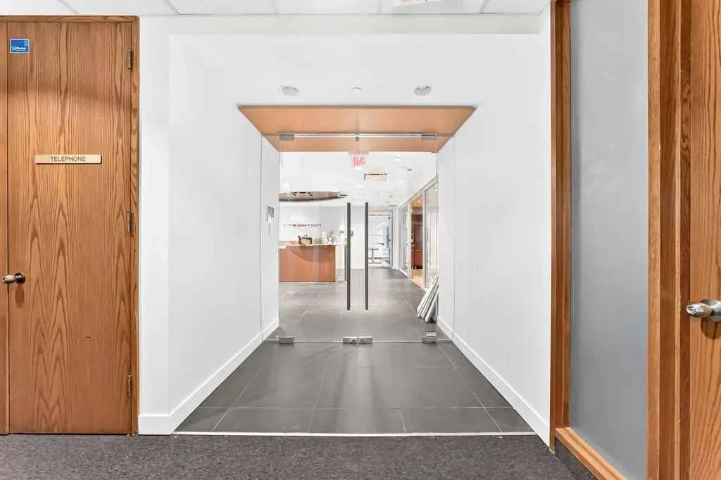 1100 8 Avenue SW Calgary AB T2P 3T8