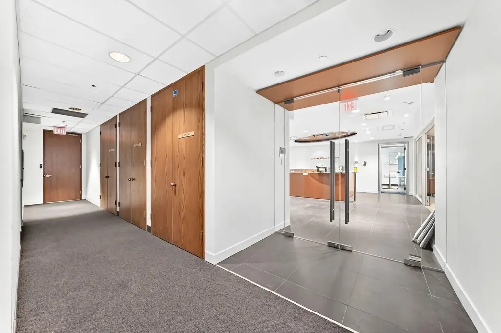 1100 8 Avenue SW Calgary AB T2P 3T8