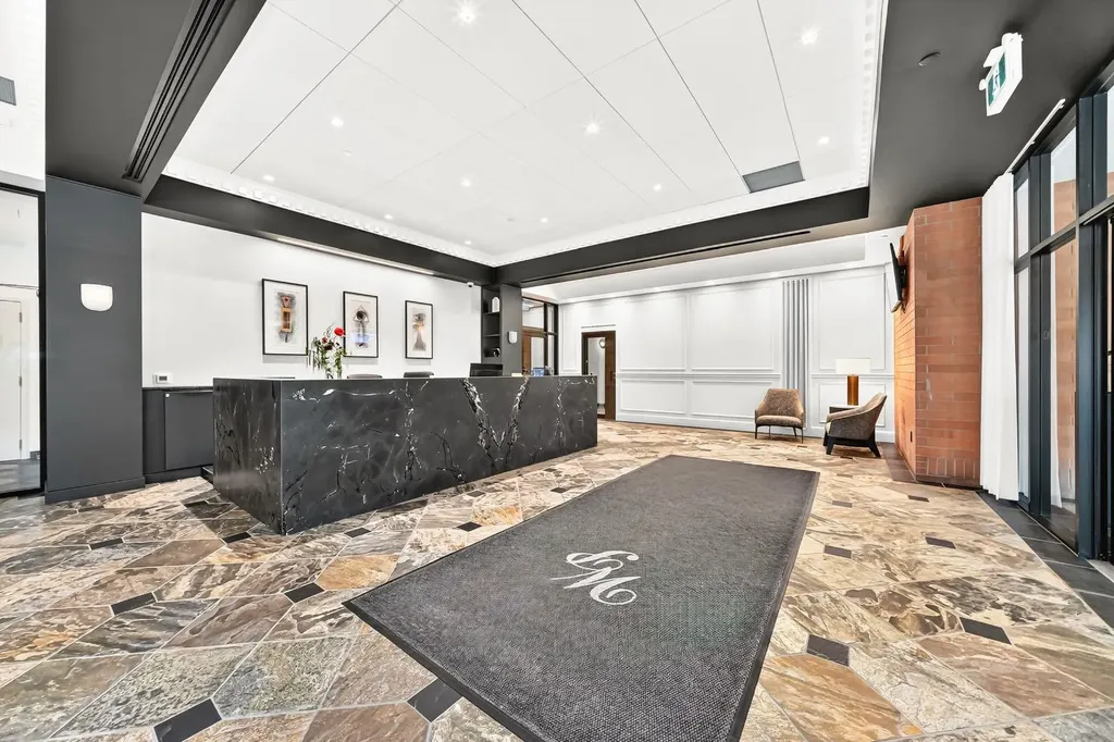 1100 8 Avenue SW Calgary AB T2P 3T8