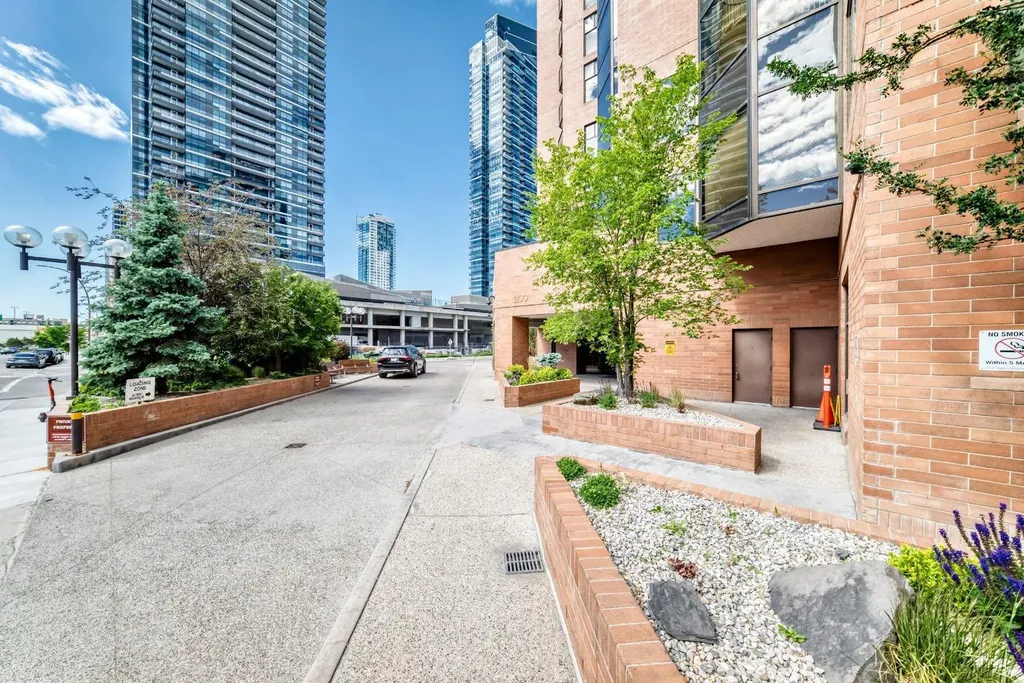 1100 8 Avenue SW Calgary AB T2P 3T8