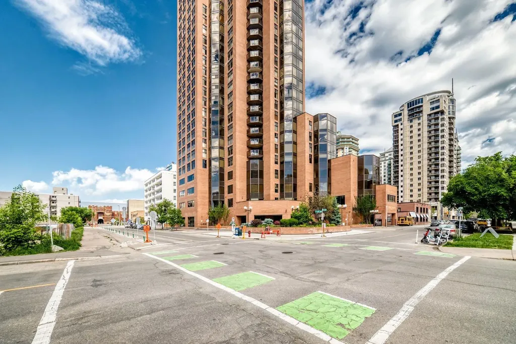 1100 8 Avenue SW Calgary AB T2P 3T8