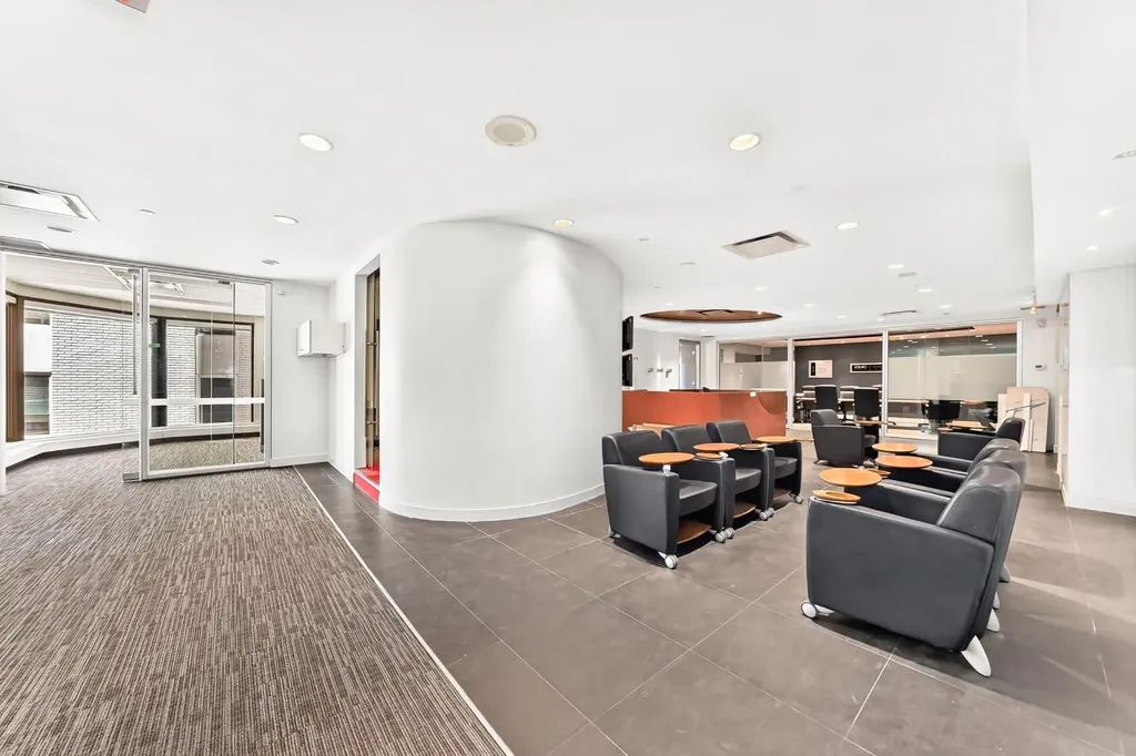 1100 8 Avenue SW Calgary AB T2P 3T8
