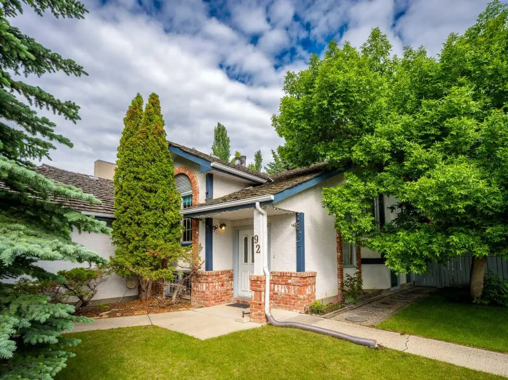 92 Scandia Hill NW Calgary AB T3L 1T9