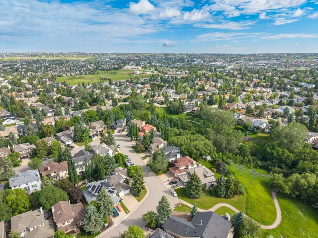 92 Scandia Hill NW Calgary AB T3L 1T9