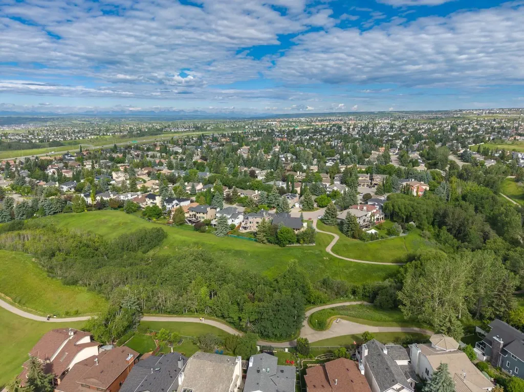 92 Scandia Hill NW Calgary AB T3L 1T9