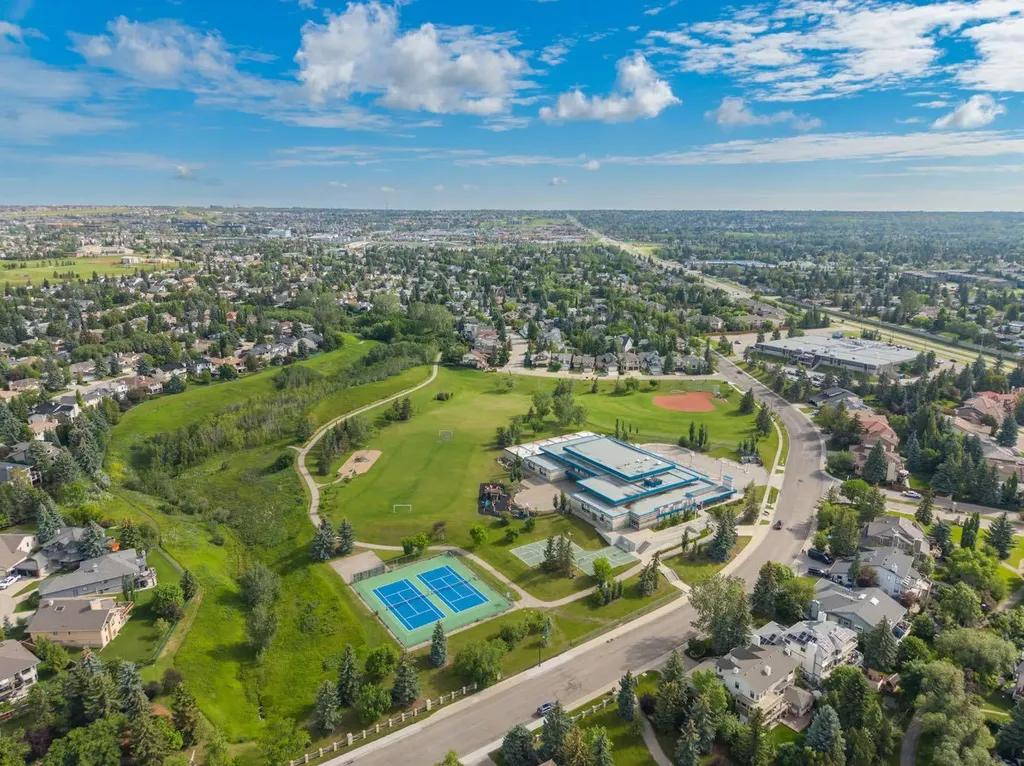 92 Scandia Hill NW Calgary AB T3L 1T9