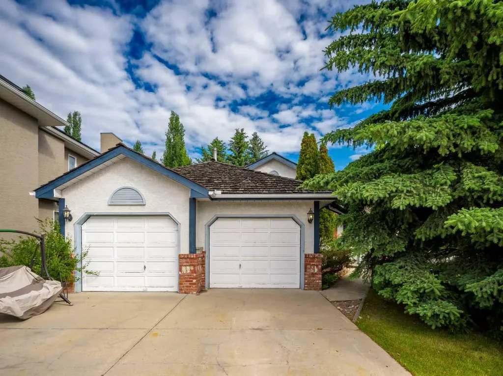 92 Scandia Hill NW Calgary AB T3L 1T9
