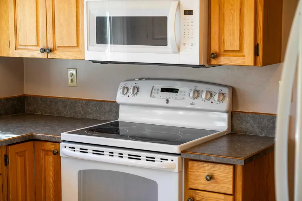 1102 Lake Christina Way SE Calgary AB T2J 2R3