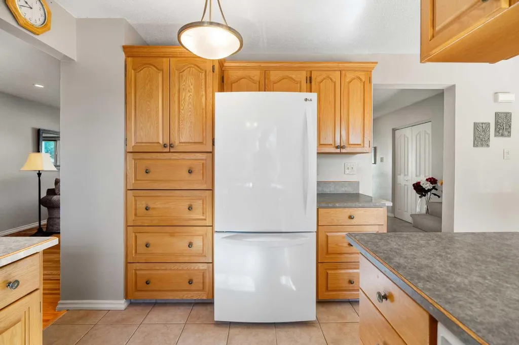 1102 Lake Christina Way SE Calgary AB T2J 2R3