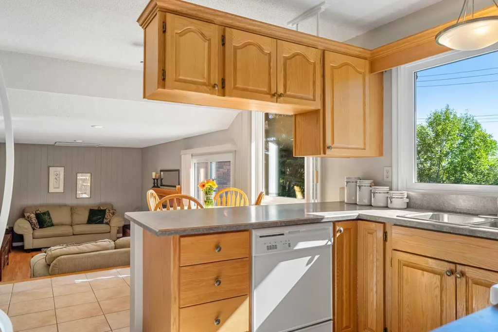 1102 Lake Christina Way SE Calgary AB T2J 2R3