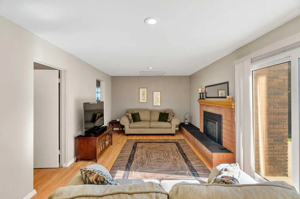 1102 Lake Christina Way SE Calgary AB T2J 2R3