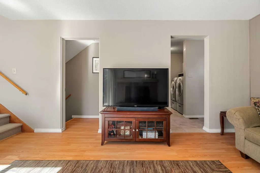 1102 Lake Christina Way SE Calgary AB T2J 2R3