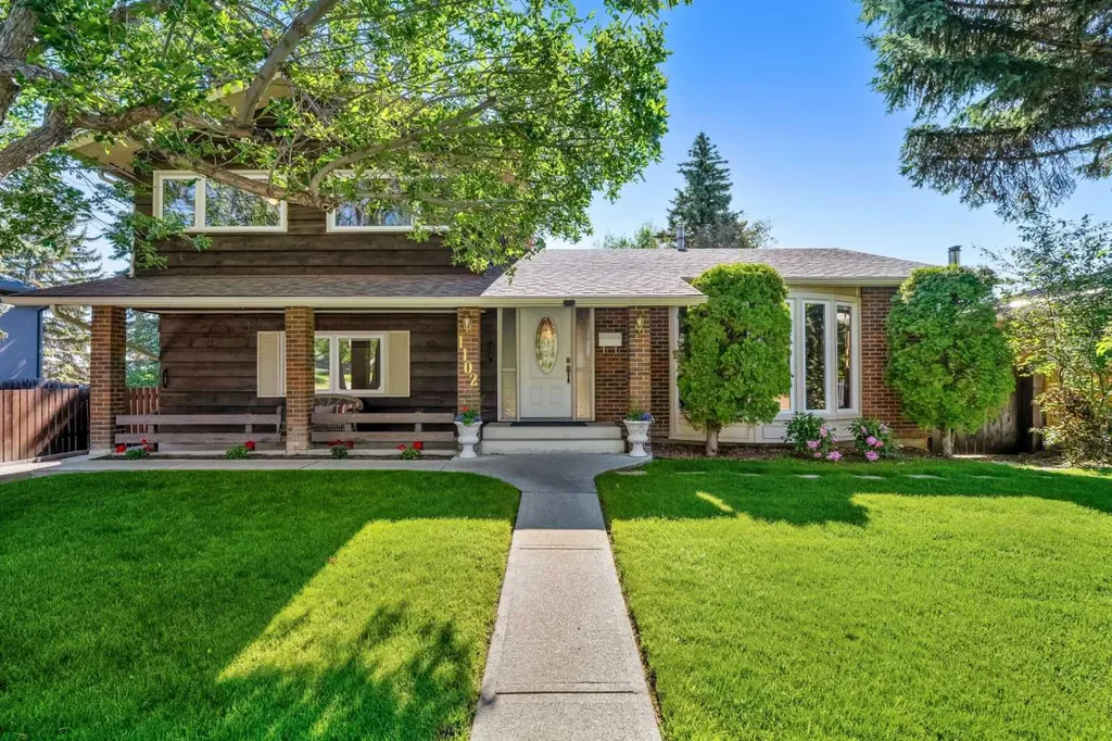 1102 Lake Christina Way SE Calgary AB T2J 2R3