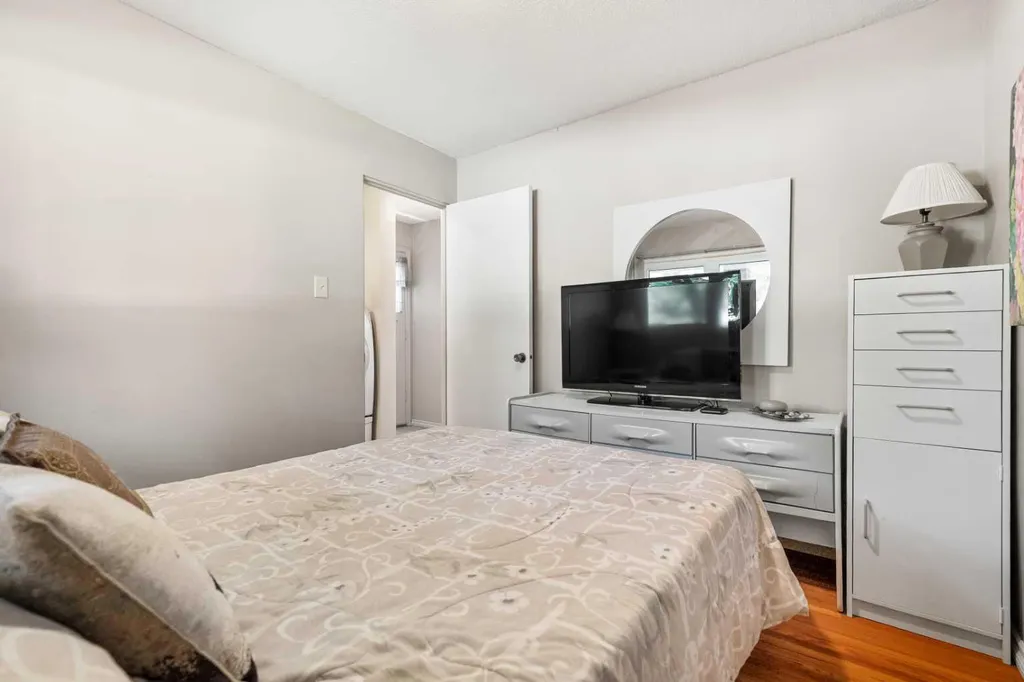 1102 Lake Christina Way SE Calgary AB T2J 2R3
