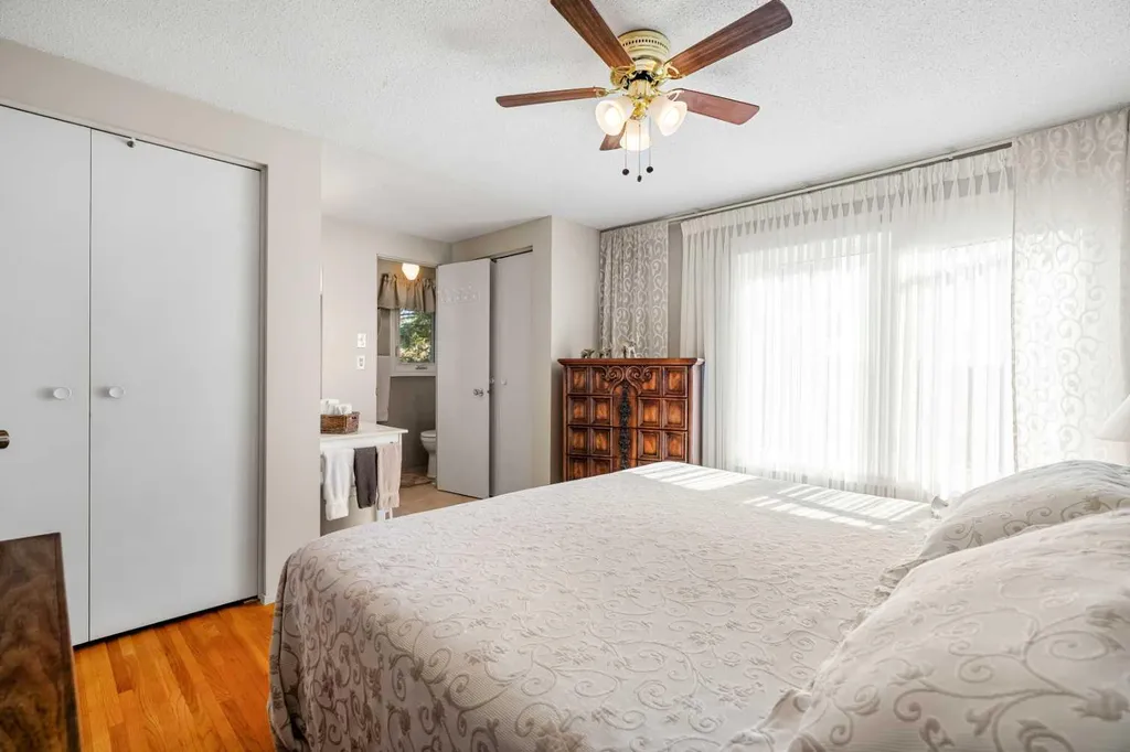 1102 Lake Christina Way SE Calgary AB T2J 2R3