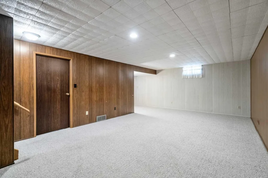 1102 Lake Christina Way SE Calgary AB T2J 2R3