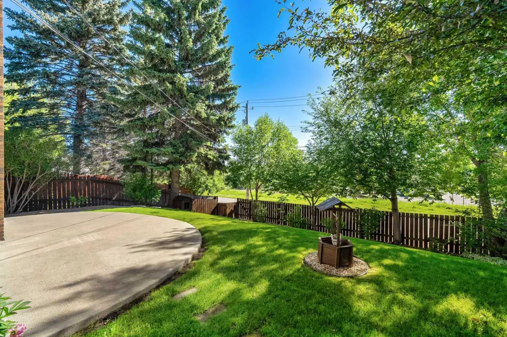 1102 Lake Christina Way SE Calgary AB T2J 2R3
