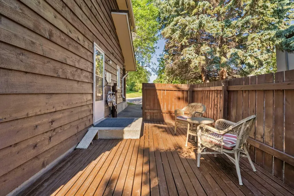 1102 Lake Christina Way SE Calgary AB T2J 2R3