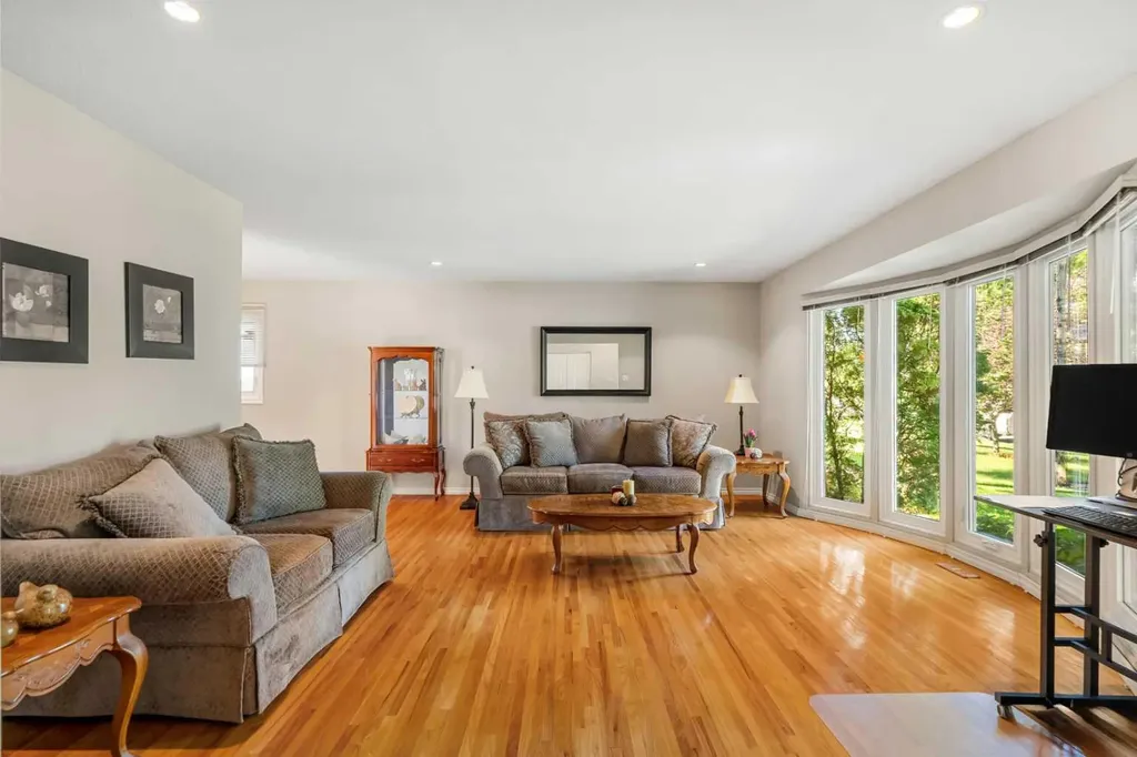 1102 Lake Christina Way SE Calgary AB T2J 2R3