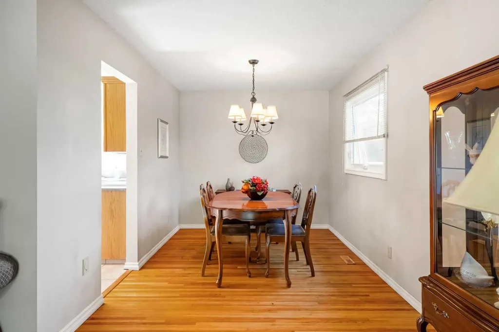 1102 Lake Christina Way SE Calgary AB T2J 2R3