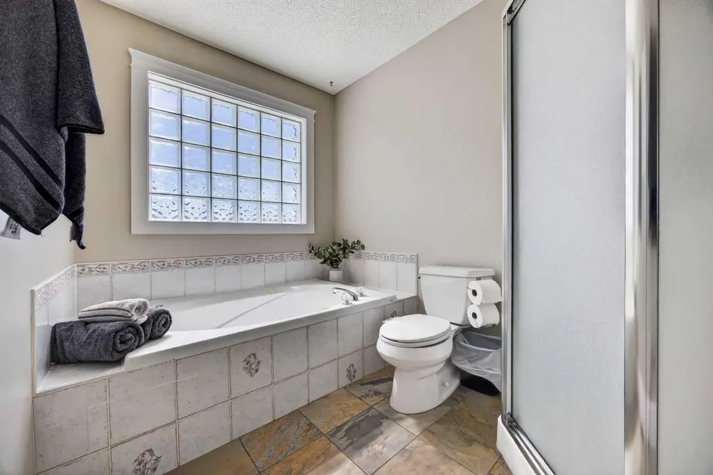 2339 Morris Crescent SE Airdrie AB T4A 2A3