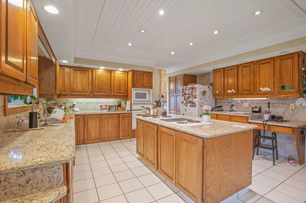 37563 Range Road 272 Rural Red Deer County AB T4E 1M5