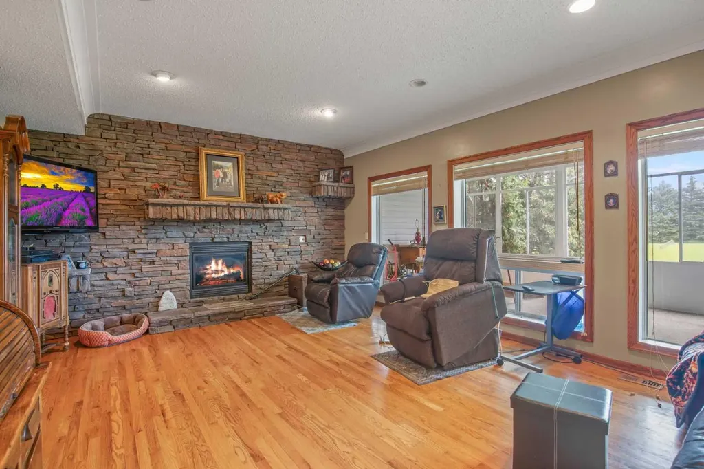 37563 Range Road 272 Rural Red Deer County AB T4E 1M5