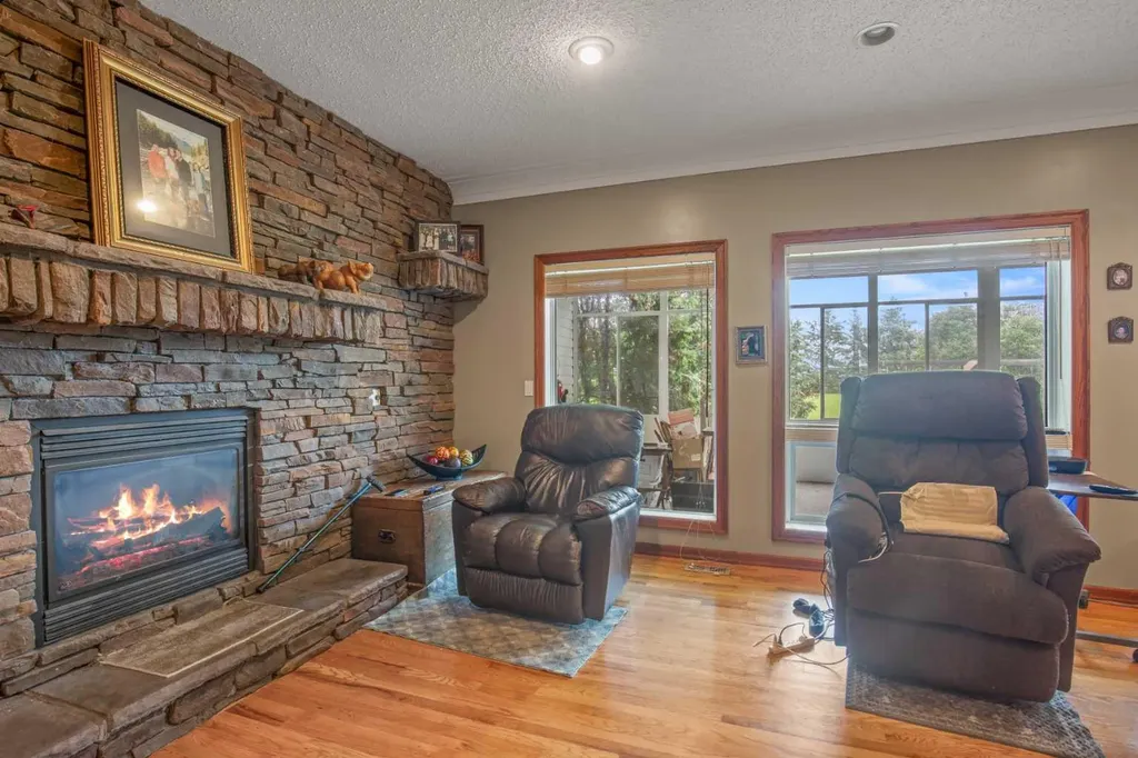 37563 Range Road 272 Rural Red Deer County AB T4E 1M5