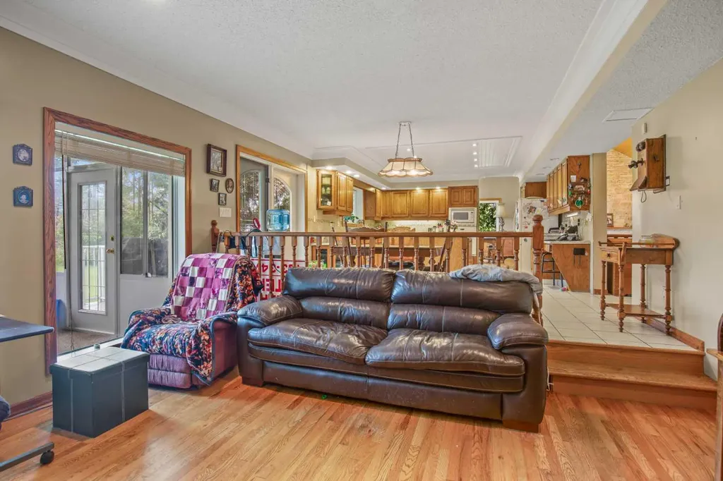 37563 Range Road 272 Rural Red Deer County AB T4E 1M5