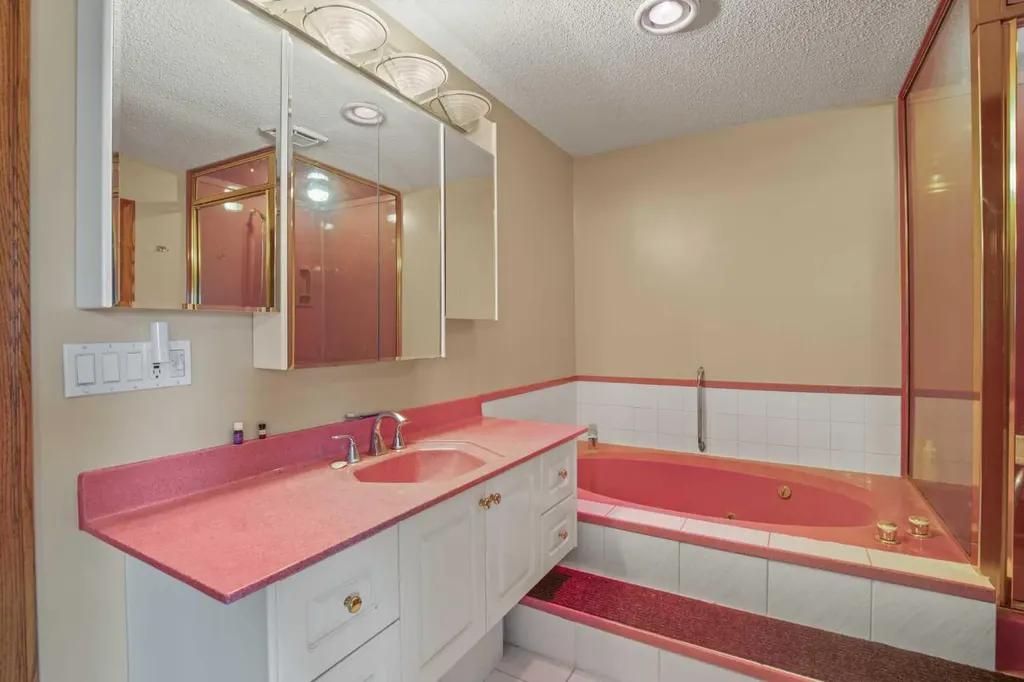 37563 Range Road 272 Rural Red Deer County AB T4E 1M5