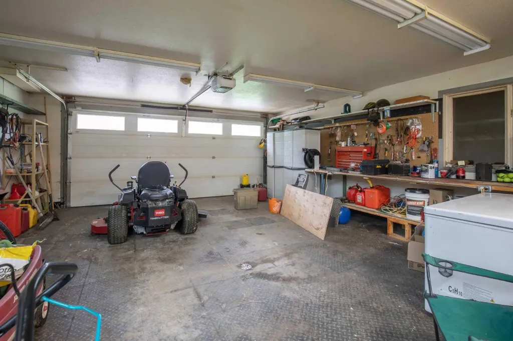 37563 Range Road 272 Rural Red Deer County AB T4E 1M5