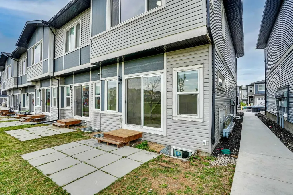 116 Saddlestone Heath NE Calgary AB T3J5K8