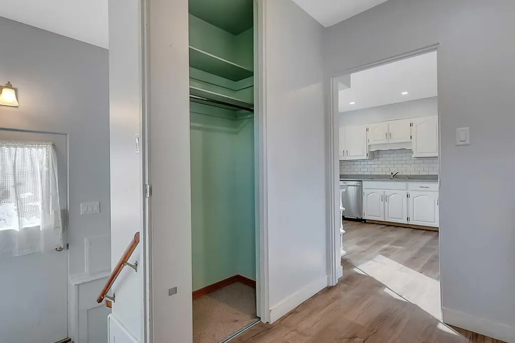 3918 37 Avenue Red Deer AB T4N 2T2