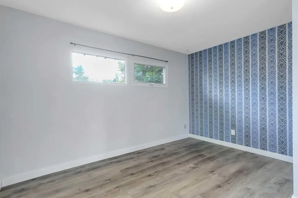 3918 37 Avenue Red Deer AB T4N 2T2