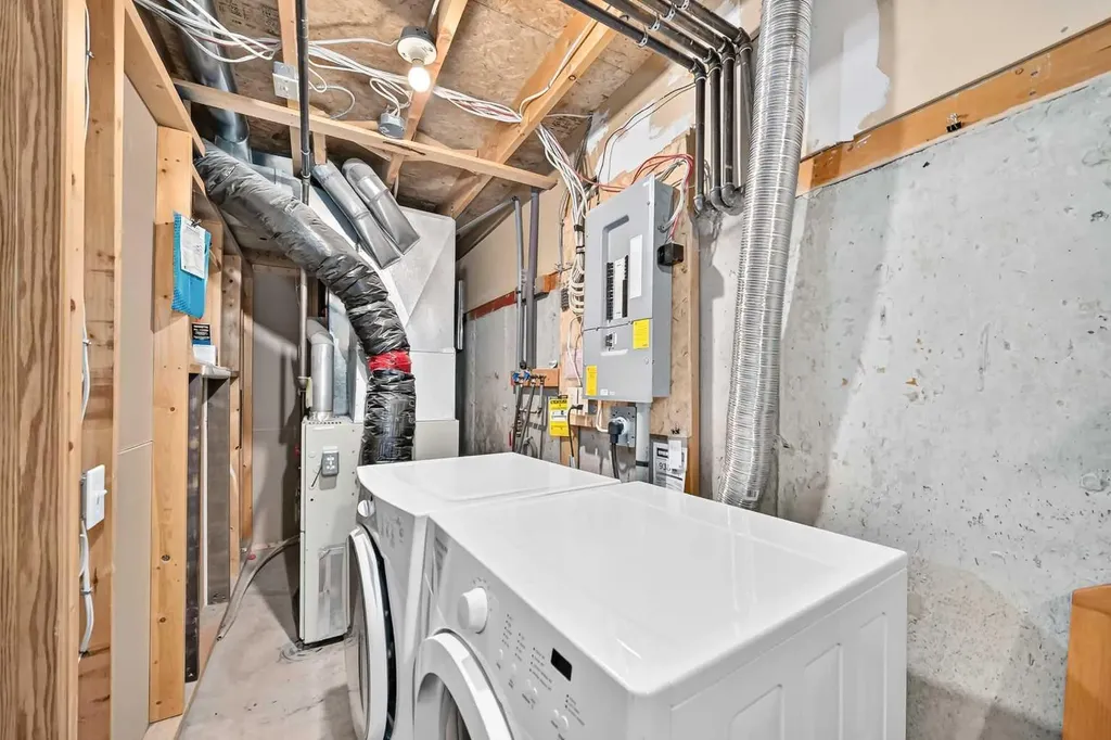 34 Shawinigan Lane SW Calgary AB T2Y 2B5